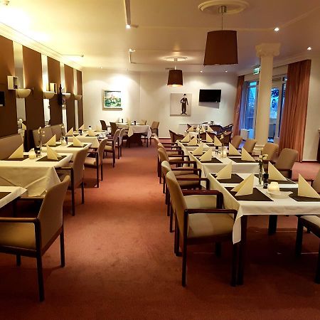 Js Hotel Епен Екстериор снимка