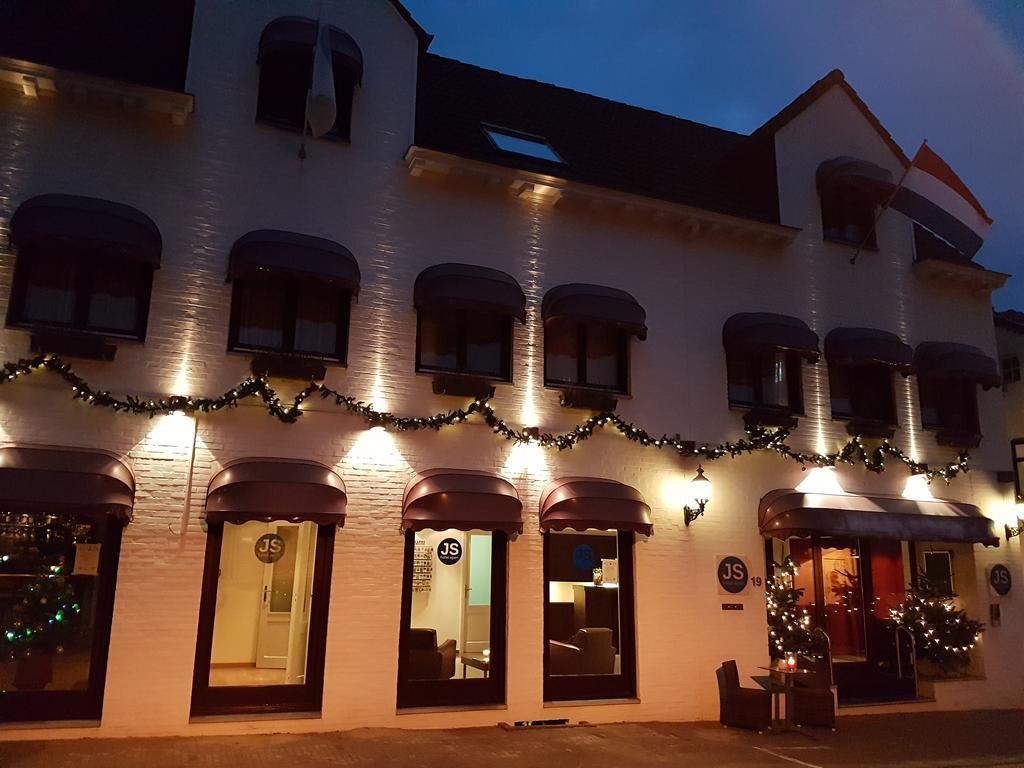 Js Hotel Епен Екстериор снимка