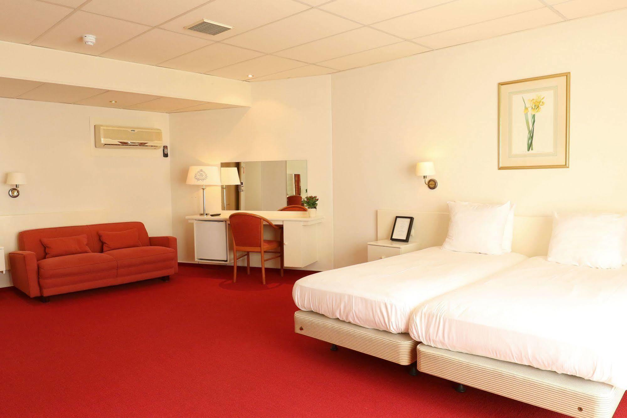 Js Hotel Епен Екстериор снимка
