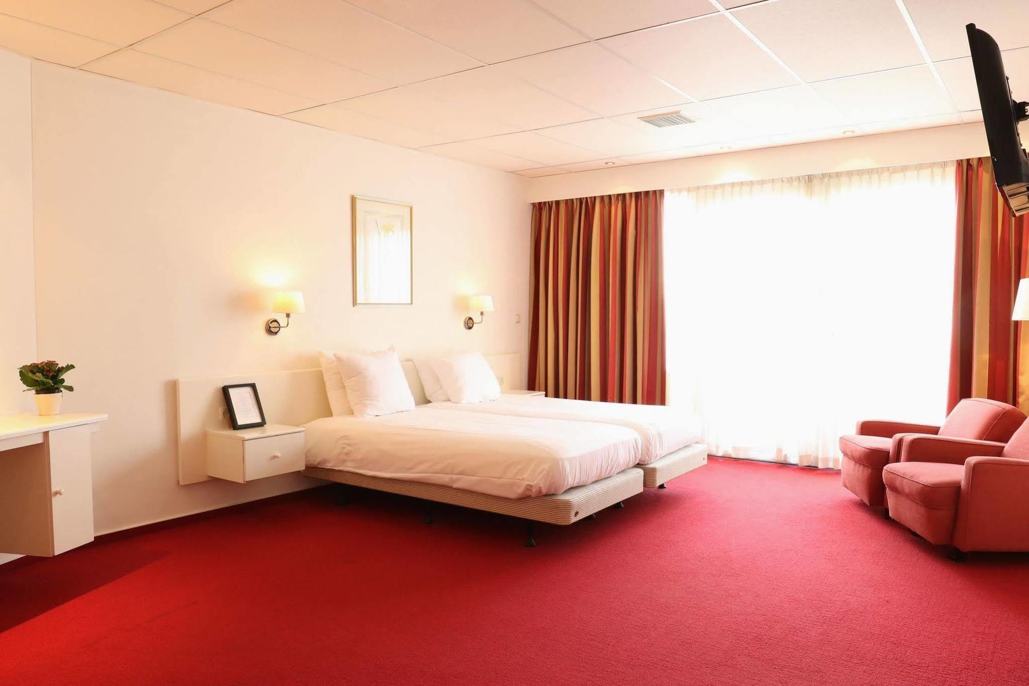 Js Hotel Епен Екстериор снимка