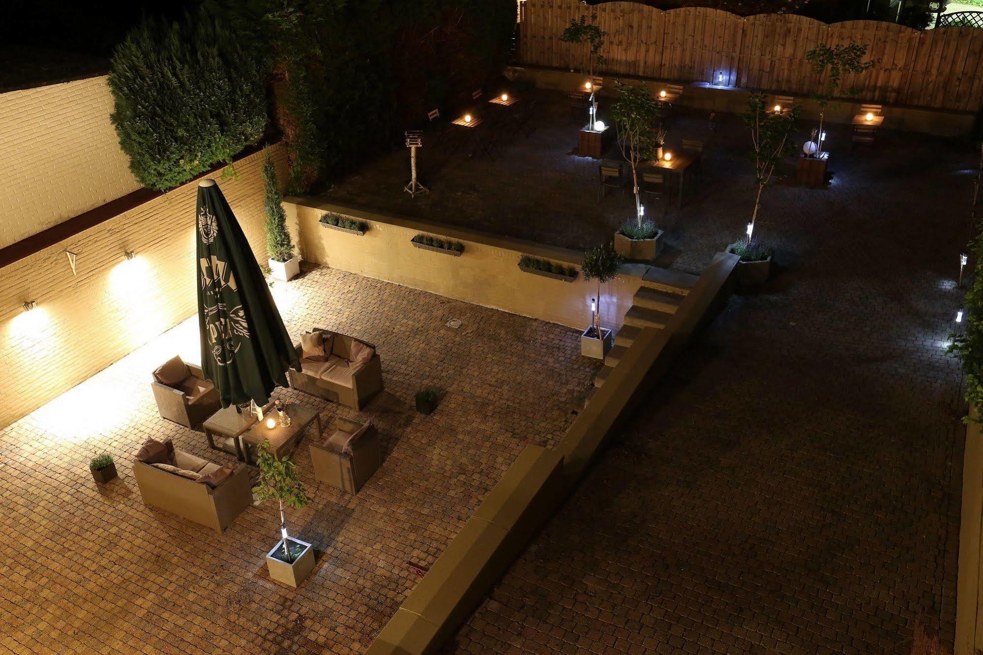 Js Hotel Епен Екстериор снимка